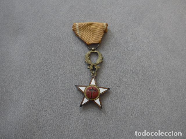 Militaria: Antigua medalla de Marruecos del Orden de Ouissam Alaouite, original. Francia.