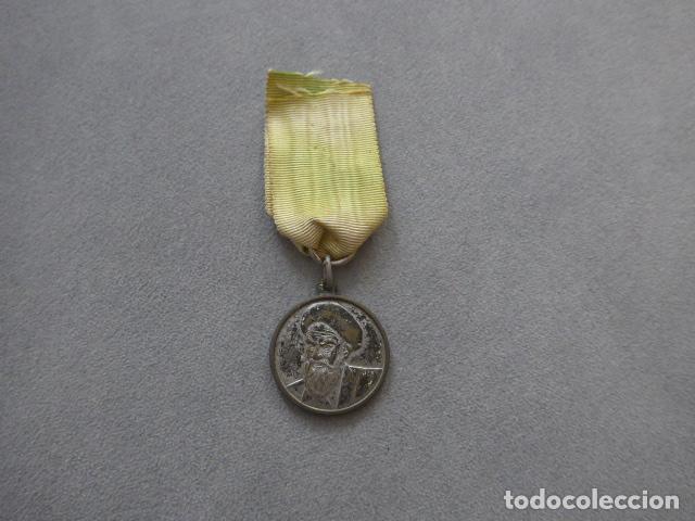 Militaria: Antigua medalla iran&iacute; del Iman Khomeini, original. Iran.