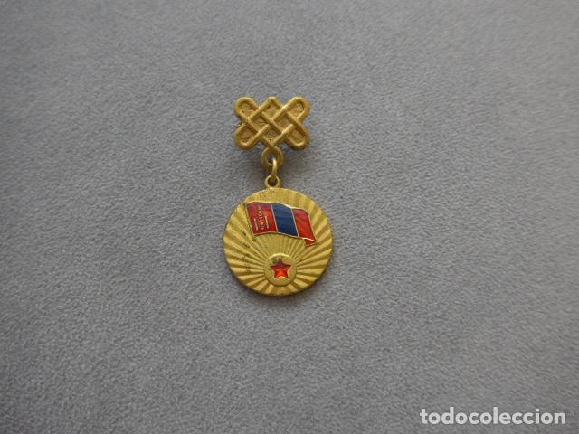 Militaria: Antigua medalla de Mongolia de los 50 a&ntilde;os de la Proclamacion de la Republica, comunista.