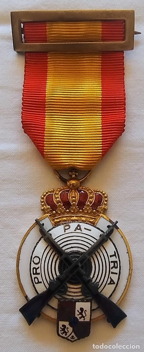 Militaria: MEDALLA ALFONSINA TIRO NACIONAL PRO PATRIA. CON DIPLOMA DE REGALO.