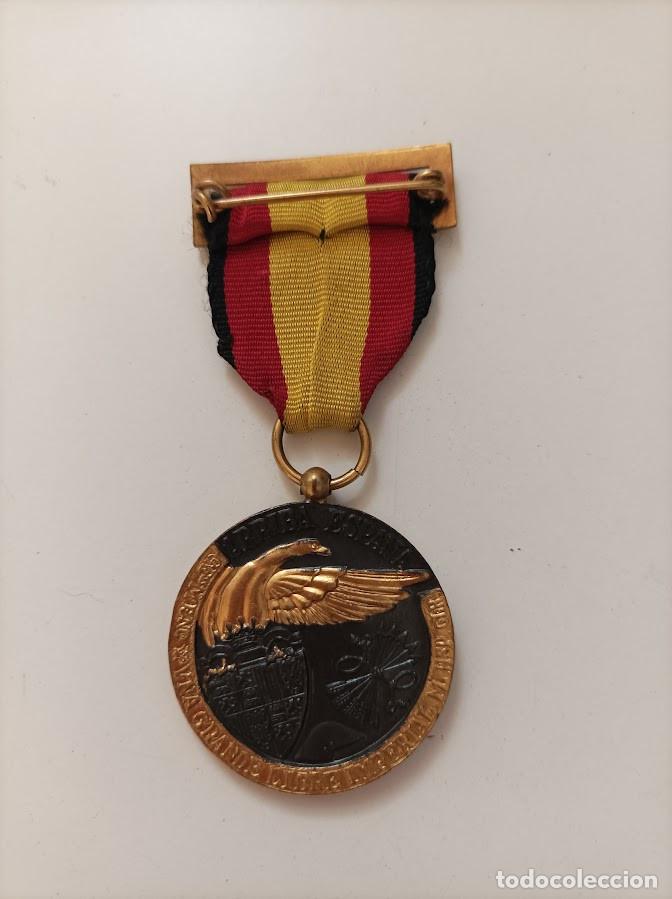 Militaria: MEDALLA MILITAR ORIGINAL GUERRA CIVIL 17 JULIO 1936-METAL DORADO LACADO NEGRO