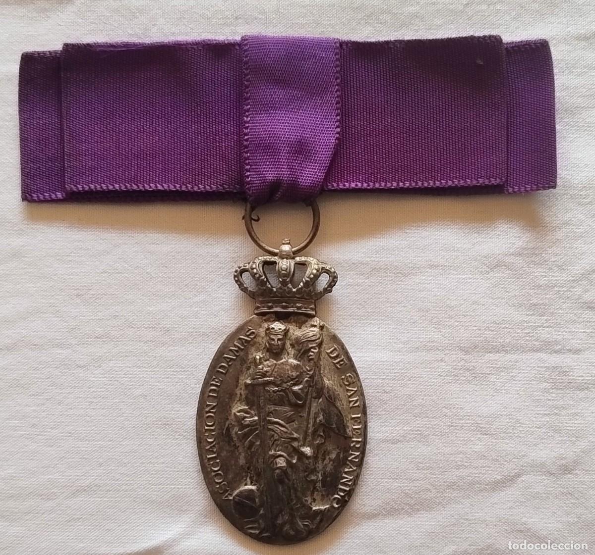 Militaria: MEDALLA LAZO DAMA ASOCIACION DAMAS DE SAN FERNANDO, PATR&Oacute;N DEL ARMA DE INGENIEROS.
