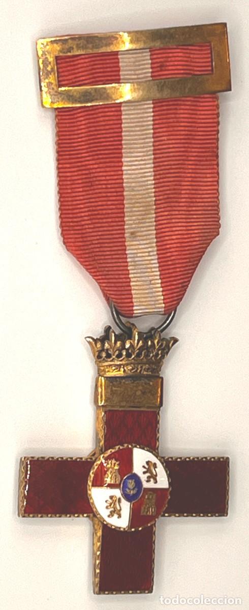 Militaria: ANTIGUA MEDALLA CRUZ AL MERITO MILITAR CON DISTINTIVO ROJO, DE PLATA, ASI COMO EL PASADOR QUE TAMBIE