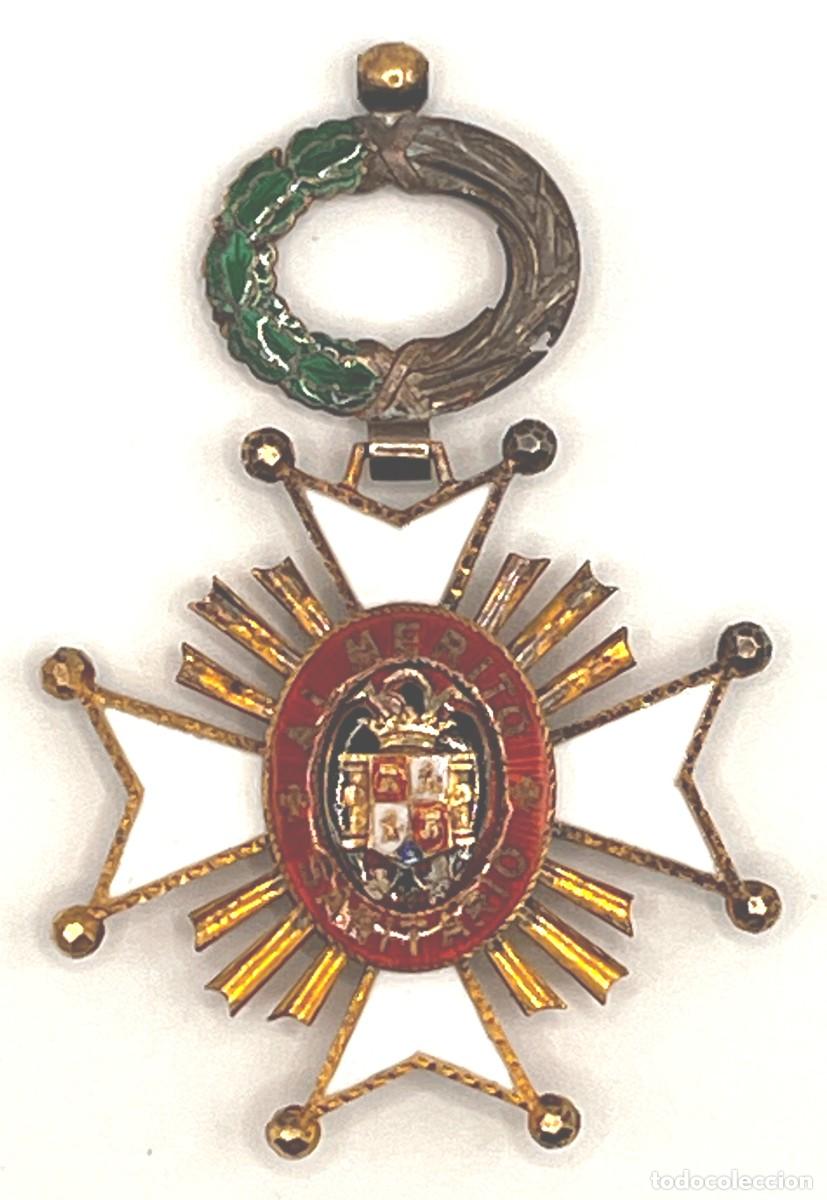 Militaria: Medalla al Merito Sanitario. &Eacute;poca de Franco. Plata. Buen estado de conservacion, mide todo el conju