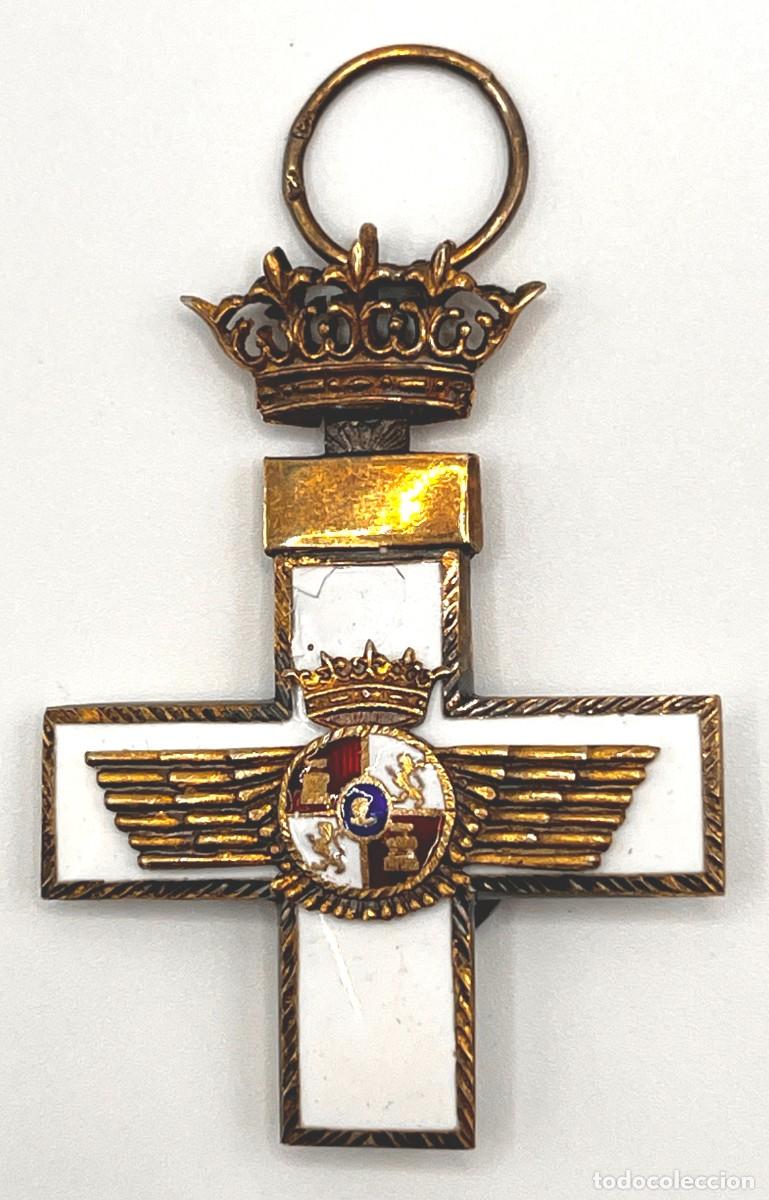 Militaria: Cruz al M&eacute;rito Aeron&aacute;utico con distintivo blanco. Plata. VER TODAS LAS FOTOS PUESTAS.