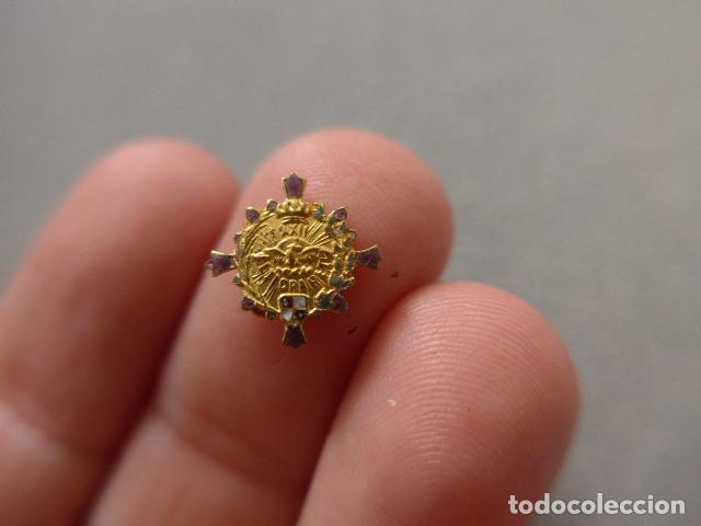 Militaria: Antigua peque&ntilde;a medalla espa&ntilde;ola de la Orden civil de Alfonso XII, original, Altiora Peto