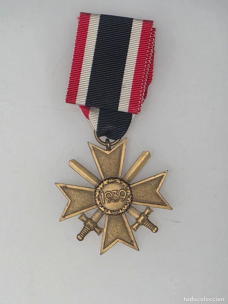 Militaria: Kriegsverdienstkreuz 2&ordf; Clase con Espadas 1939 &ndash; Cruz M&eacute;rito de Guerra Alemana IIWW