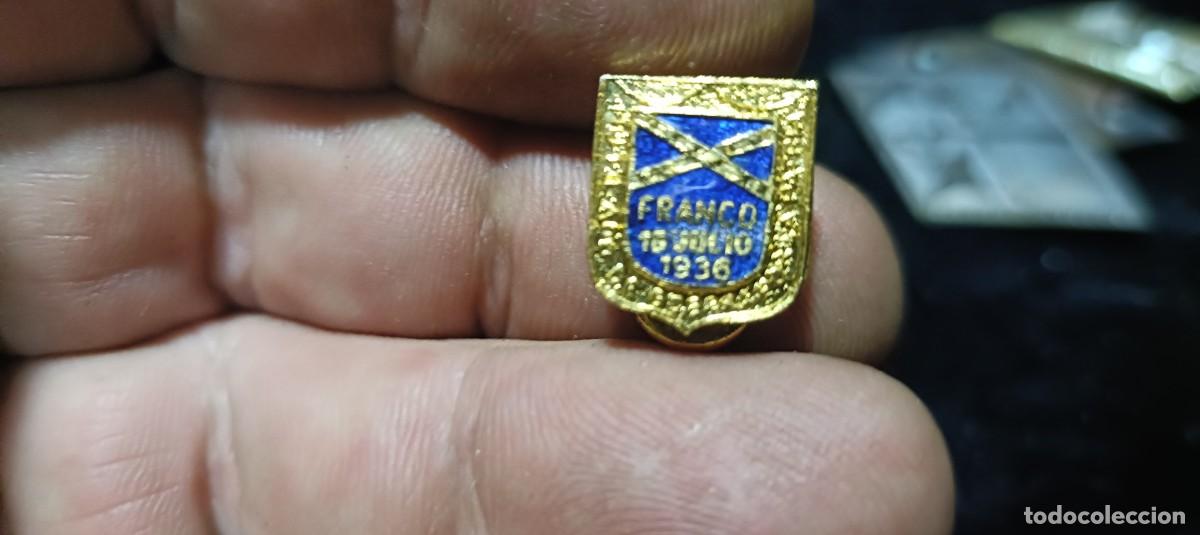Militaria: Miniatura de solapa de la medalla de sufrimientos por la patria
