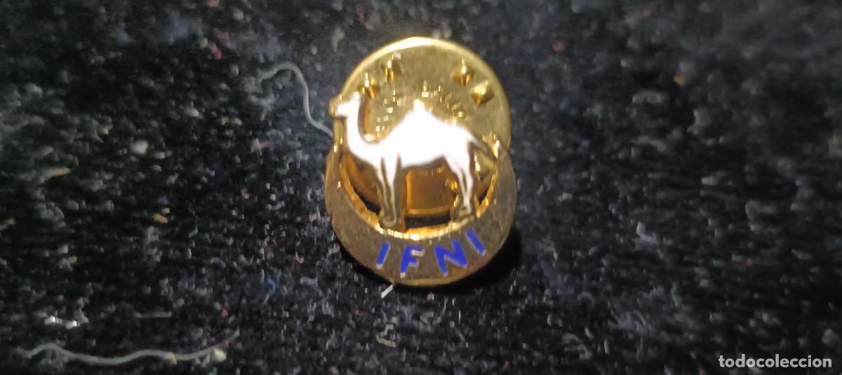 Militaria: Miniatura PIN de permanencia de ifni