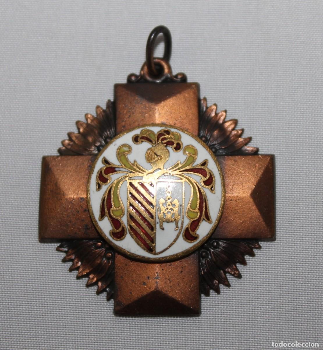 Militaria: Medalla conmemorativa esmaltada Colegio San Ignacio 1956 1966 con escudo her&aacute;ldico