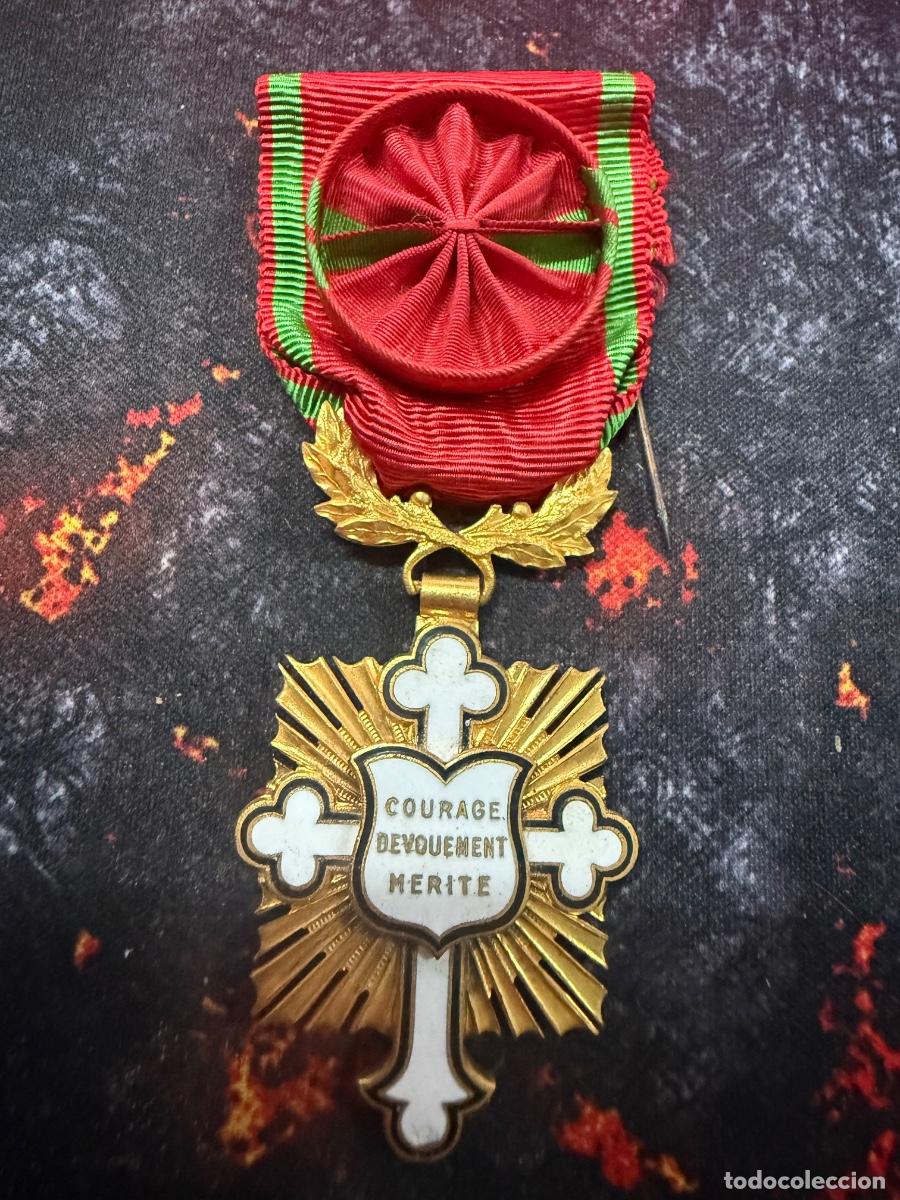Militaria: Medalla francesa Courage D&eacute;vouement M&eacute;rite &ndash; Artes, Letras, Ciencias y Deportes &ndash; Con roseta