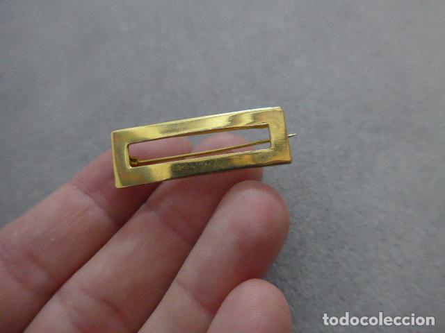 Militaria: Antiguo pasador o prendedor de medalla espa&ntilde;ola, original.