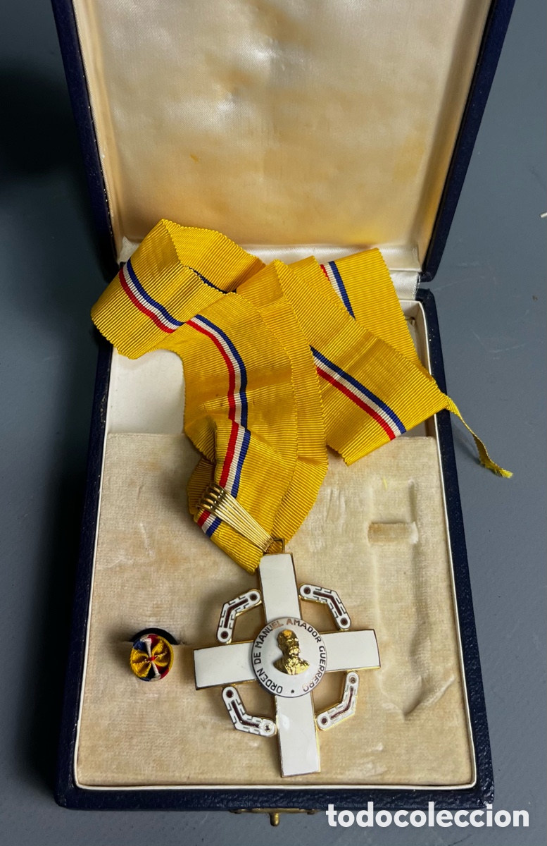 Militaria: MEDALLA Y BOT&Oacute;N DE SOLAPA: ORDEN DE MANUEL AMADOR GUERRERO (PANAMA) CON SU ESTUCHE