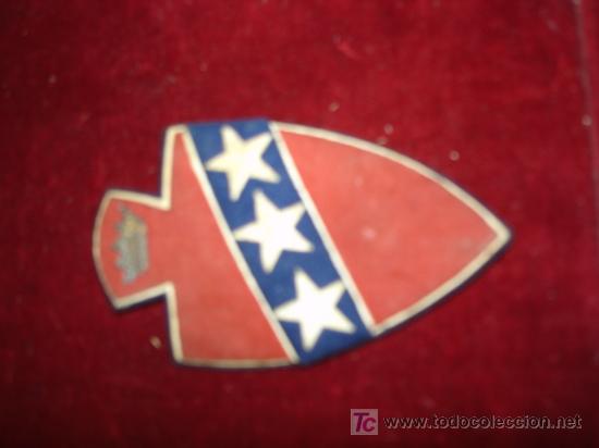 Militaria: ESCUDO EN TELA Y PIEL.