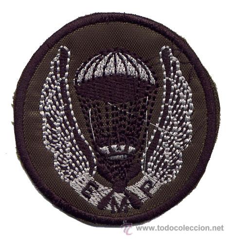 Militaria: EMBLEMA DE LA ESCUELA MILITAR DE PARACAIDISMO EN COLOR CAMO BORDADO