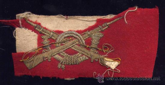 Militaria: EMBLEMA BORDADO DE GORRA PARA OFICIAL DE INFANTER&Iacute;A, EPOCA AXIII