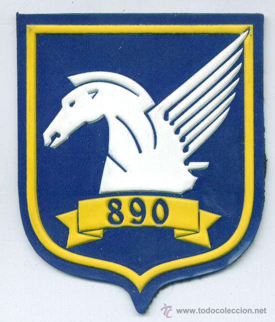 Militaria: Guerra de los Balcanes. Insignia brazo de la Aviaci&oacute;n Yugoslava. 890th Mixed Helicopter Squadron.