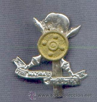 Militaria: India.  Insignia de boina del Ej&eacute;rcito Indio. The Madras Regiment.