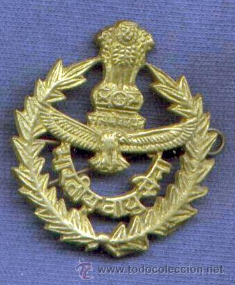 Militaria: India.  Insignia de boina de la Fuerza A&eacute;rea India.