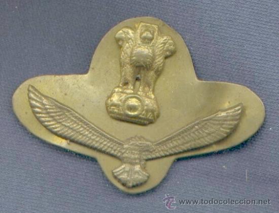 Militaria: India.  Insignia de boina de la Fuerza A&eacute;rea India.