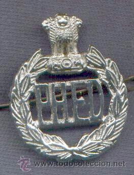 Militaria: India.  Insignia de boina de la Polic&iacute;a India.