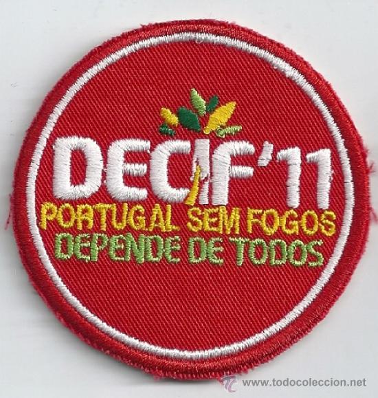 Militaria: Portugal. Insignia de tela de los Bomberos Voluntarios.
