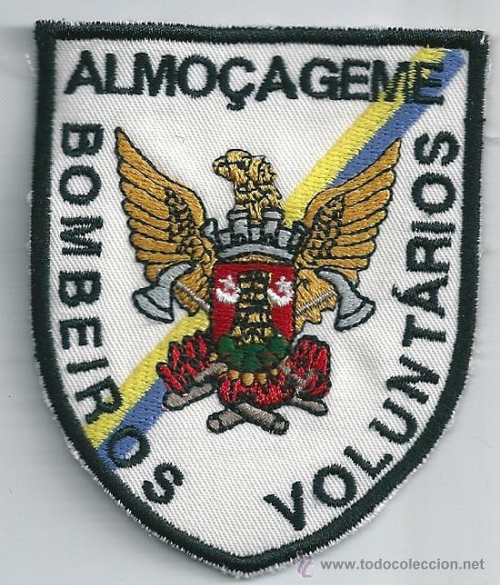 Militaria: Portugal. Insignia de tela de los Bomberos Voluntarios. Almo&ccedil;ageme.