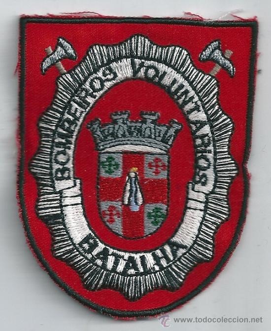 Militaria: Portugal. Insignia de tela de los Bomberos Voluntarios. Batalha.