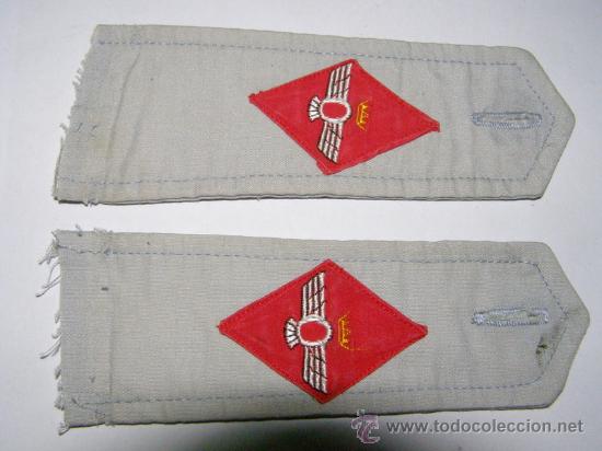 Military Antiques: Par de hombreras de aviaci&oacute;n, &eacute;poca franquista.