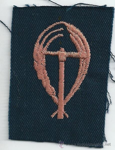 Military Antiques: Insignia de pecho del CNS (Confederaci&oacute;n Nacional de Sindicatos) en tela.