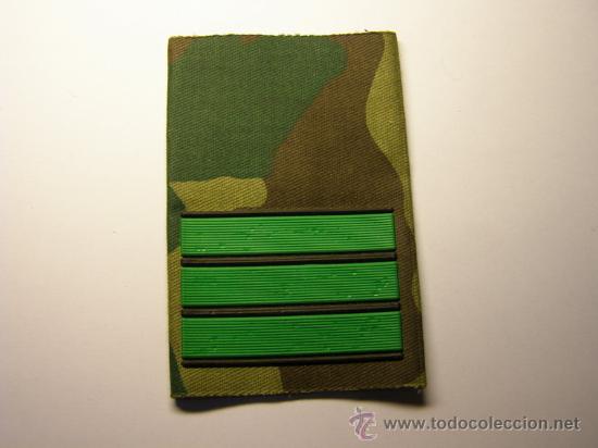 Military Antiques: Hombrera de cabo de monta&ntilde;a, Ej&eacute;rcito Espa&ntilde;ol.  A&ntilde;os 80.