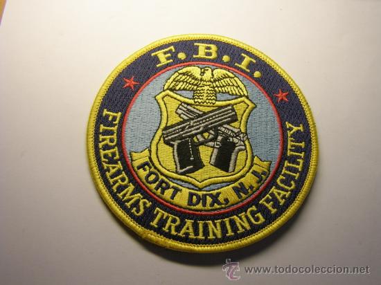Militaria: Parche bordado U.S.A., DEL F.B.I., Fort Dix, New Jersey.