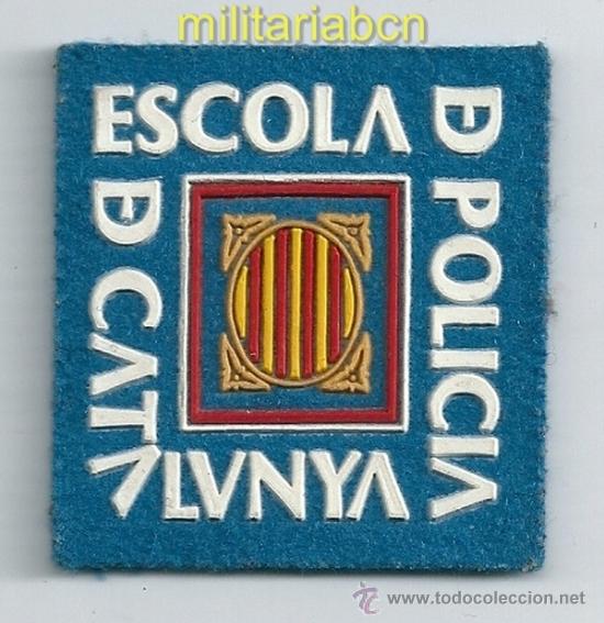 Militaria: Catalunya.  Insignia de l'Escola de Policia de Catalunya.