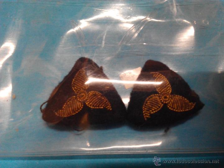 Militaria: distintivos en tela de la marina