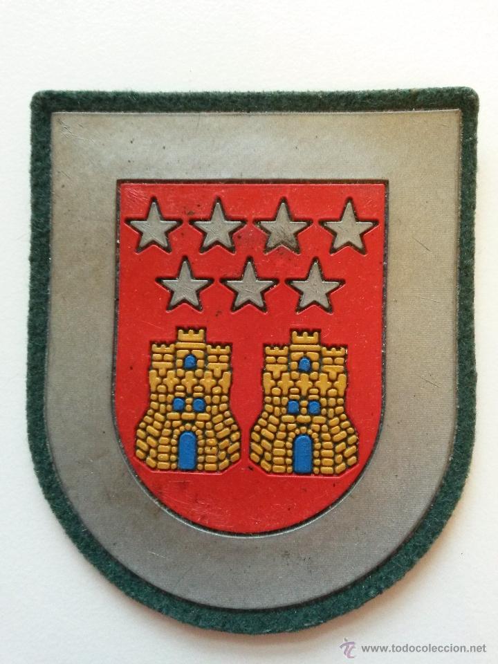 Militaria: Parche con 7 estrellas y dos castillos