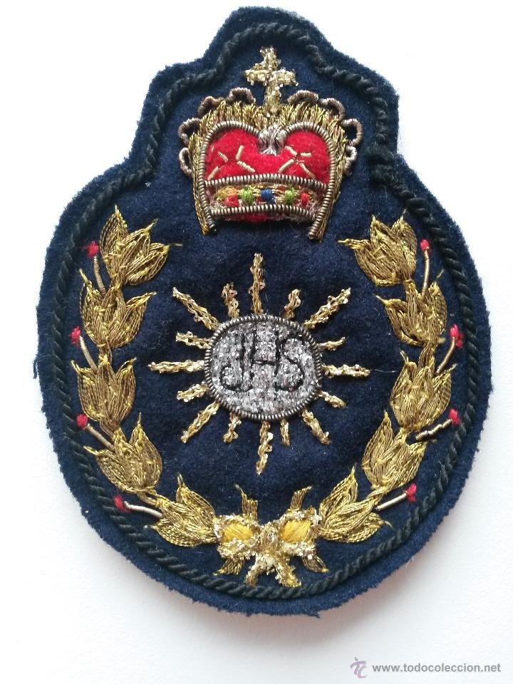 Military Antiques: Parche de tela con laurel y corona etc de 9 x 7 cms