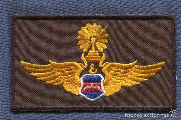 Military Antiques: Camboya.  Alas de Piloto en tela.