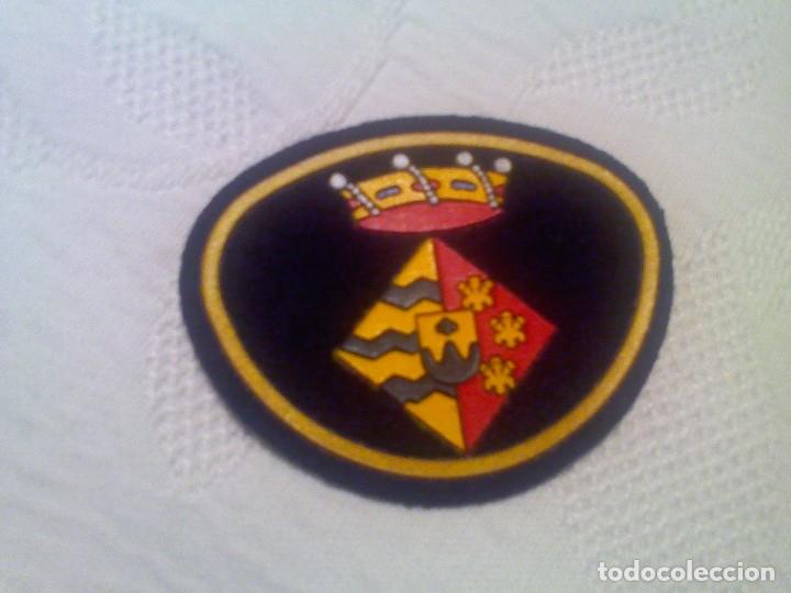 Militaria: PARCHE-Escudo- de gorra modelo-02 de la Polic&iacute;a Local de Bellpuig(Lleida).dos &uacute;ltimas unidades.