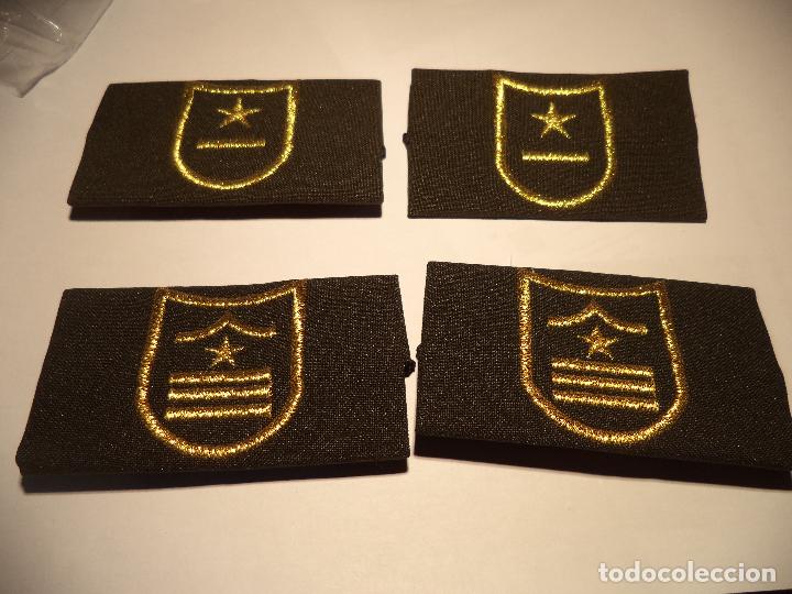 Militaria: 4 MAMGUITOS MILITARES