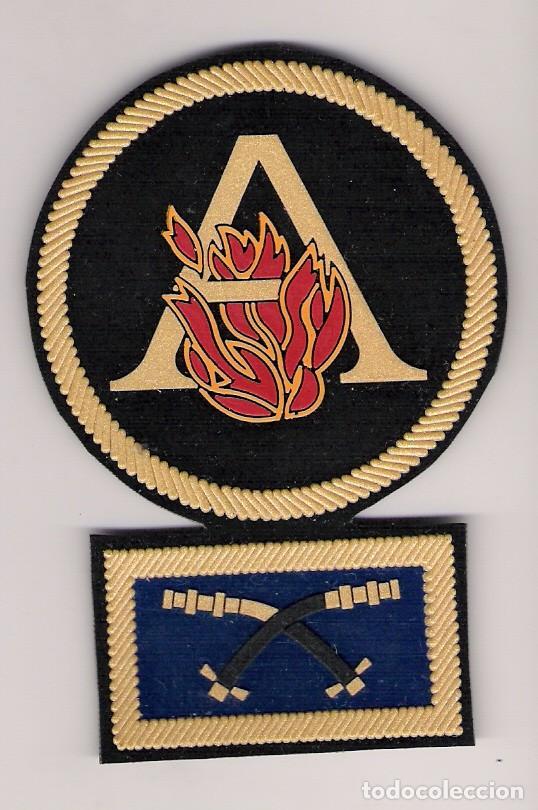 Militaria: PARCHE EMBLEMA PECHO DE OFICIAL DE BOMBEROS DE MADRID (versi&oacute;n con color azul m&aacute;s oscuro)