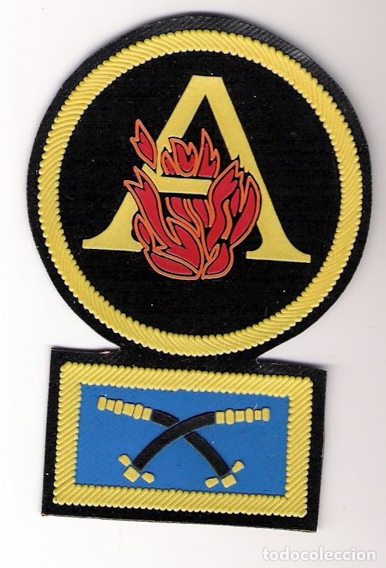 Militaria: PARCHE EMBLEMA PECHO DE OFICIAL DE BOMBEROS DE MADRID (versi&oacute;n con color azul m&aacute;s claro)