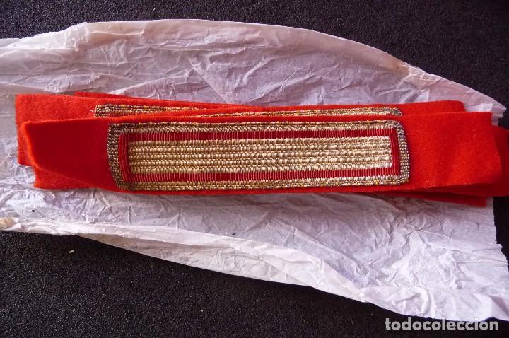 Military Antiques: (JX-170958)Lote de seis galones en hilo de oro sobre pa&ntilde;o para Jefes .