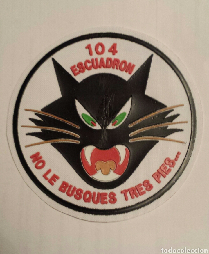 Militaria: PARCHE EMBLEMA 104 ESCUADR&Oacute;N PL&Aacute;STICO INYECTADO