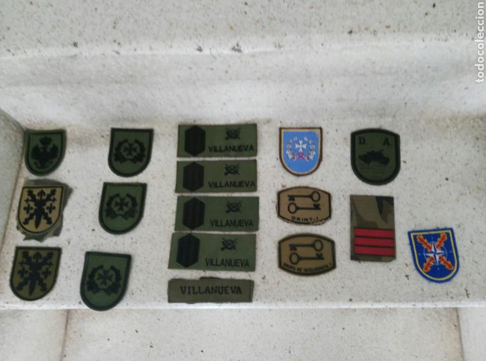 Militaria: EJERCITO- 17 EMBLEMAS EN TELA.
