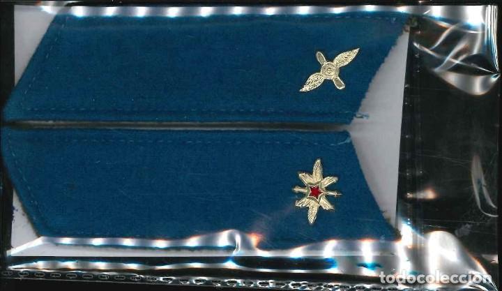 Militaria: parche hombrera con pin - Foto 1