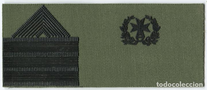 Military Antiques: Espa&ntilde;a. Divisa o graduaci&oacute;n del Ej&eacute;rcito. Sanidad Militar. Sargento Primero.