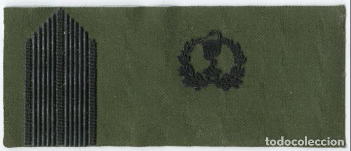 Military Antiques: Espa&ntilde;a. Divisa o graduaci&oacute;n del Ej&eacute;rcito. Farmacia Militar. Brigada.