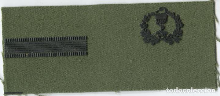 Military Antiques: Espa&ntilde;a. Divisa o graduaci&oacute;n del Ej&eacute;rcito. Farmacia Militar. Cabo Primero.