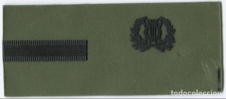 Military Antiques: Espa&ntilde;a. Divisa o graduaci&oacute;n del Ej&eacute;rcito. M&uacute;sica Militar. Cabo primero.