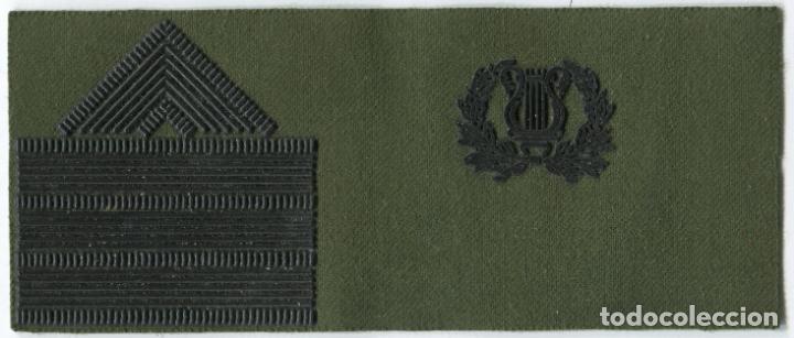 Military Antiques: Espa&ntilde;a. Divisa o graduaci&oacute;n del Ej&eacute;rcito. M&uacute;sica Militar. Sargento Primero.